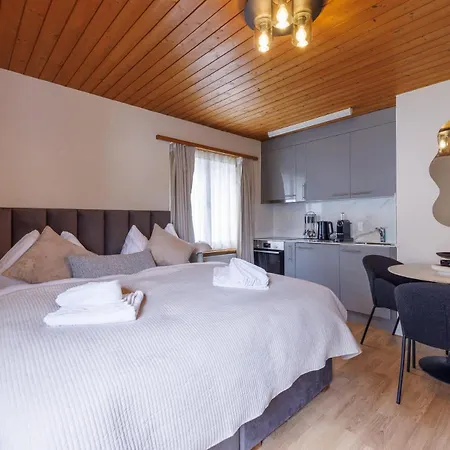 Luxe Walk To Lifts 公寓